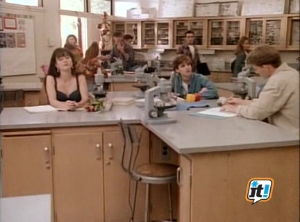 Charmed-Online-dot-NL-BeverlyHills90210-3x13-0250.jpg