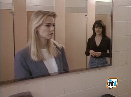 Charmed-Online-dot-NL-BeverlyHills90210-3x23-0718.jpg