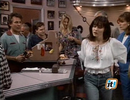 Charmed-Online-dot-NL-BeverlyHills90210-3x28-0750.jpg