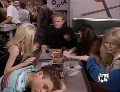 Charmed-Online-dot-NL-BeverlyHills90210-3x29-6019.jpg