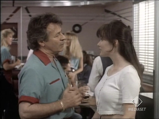 Charmed-Online-dot-NL-BeverlyHills90210-4x03-0827.jpg