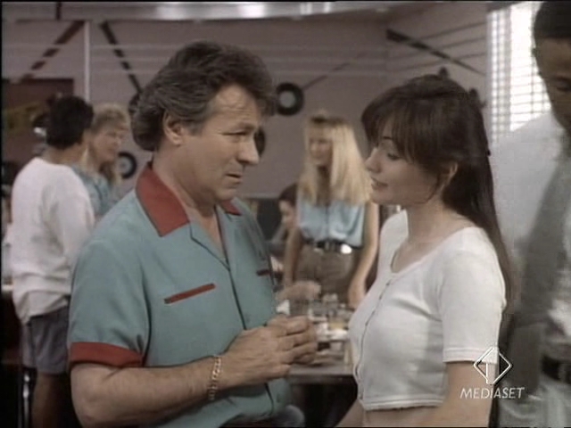 Charmed-Online-dot-NL-BeverlyHills90210-4x03-0830.jpg