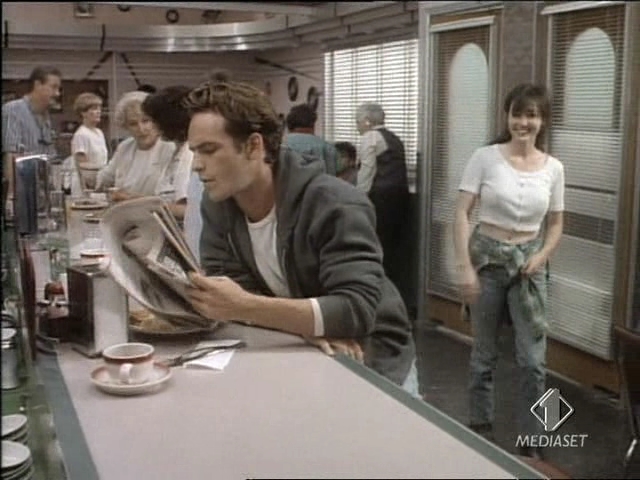 Charmed-Online-dot-NL-BeverlyHills90210-4x03-0832.jpg