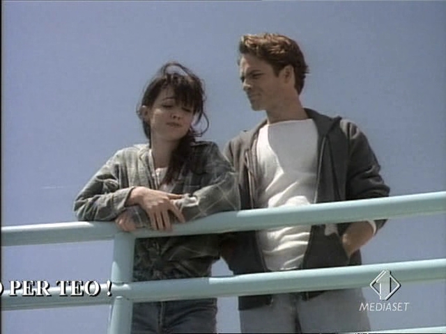 Charmed-Online-dot-NL-BeverlyHills90210-4x03-1974.jpg
