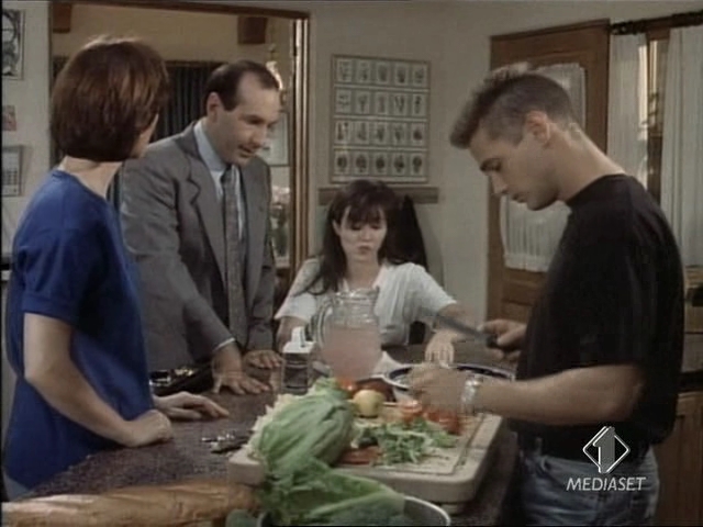 Charmed-Online-dot-NL-BeverlyHills90210-4x03-2115.jpg