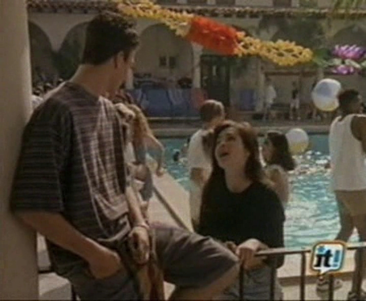 Charmed-Online-dot-NL-BeverlyHills90210-4x05-1036.jpg