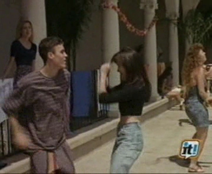 Charmed-Online-dot-NL-BeverlyHills90210-4x05-1179.jpg