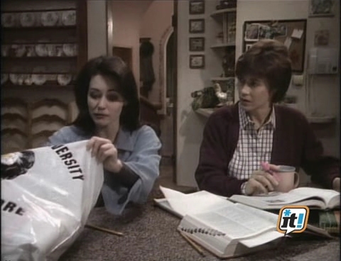 Charmed-Online-dot-NL-BeverlyHills90201-4x181773.jpg