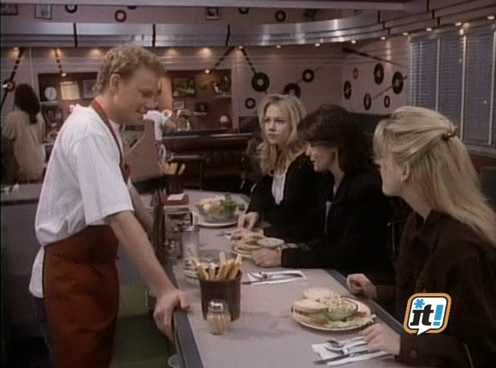 Charmed-Online-dot-NL-BeverlyHills90210-4x19-0841.jpg