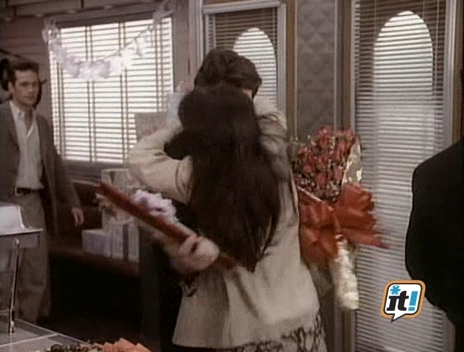 Charmed-Online-dot-NL-BeverlyHills90201-4x202981.jpg