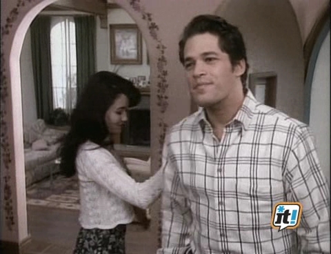 Charmed-Online-dot-NL-BeverlyHills90201-4x210111.jpg