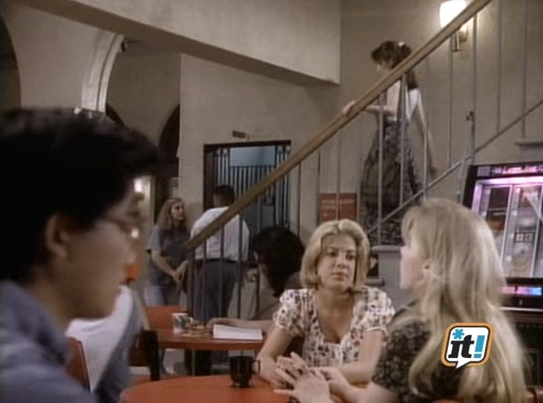 Charmed-Online-dot-NL-BeverlyHills90201-4x29-1622.jpg