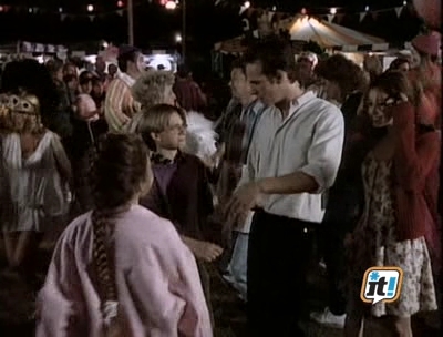 Charmed-Online-dot-NL-BeverlyHills90201-4x32-2830.jpg