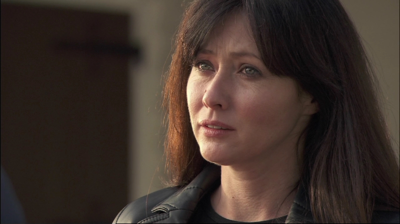 Charmed-Online-dot-net-KissMeDeadly1844.jpg Charmed-Online-dot-net-KissMeDeadly1844.jpg