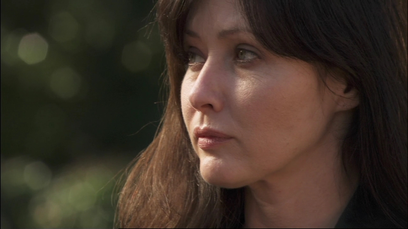 Charmed-Online-dot-net-KissMeDeadly2011.jpg Charmed-Online-dot-net-KissMeDeadly2011.jpg