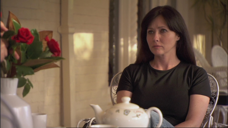 Charmed-Online-dot-net-KissMeDeadly2117.jpg Charmed-Online-dot-net-KissMeDeadly2117.jpg