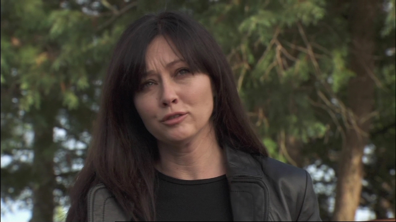 Charmed-Online-dot-net-KissMeDeadly2248.jpg Charmed-Online-dot-net-KissMeDeadly2248.jpg