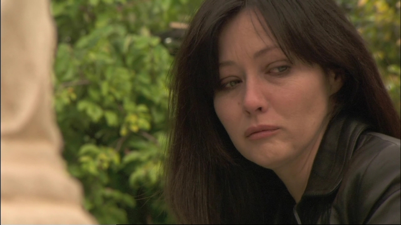 Charmed-Online-dot-net-KissMeDeadly2496.jpg Charmed-Online-dot-net-KissMeDeadly2496.jpg