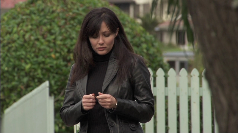 Charmed-Online-dot-net-KissMeDeadly3466.jpg Charmed-Online-dot-net-KissMeDeadly3466.jpg