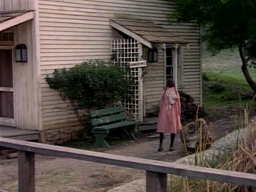 Charmed-Online-dot-NL-LittleHouseonthePrairie9x18-0107.jpg