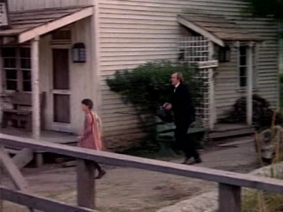 Charmed-Online-dot-NL-LittleHouseonthePrairie9x18-0110.jpg