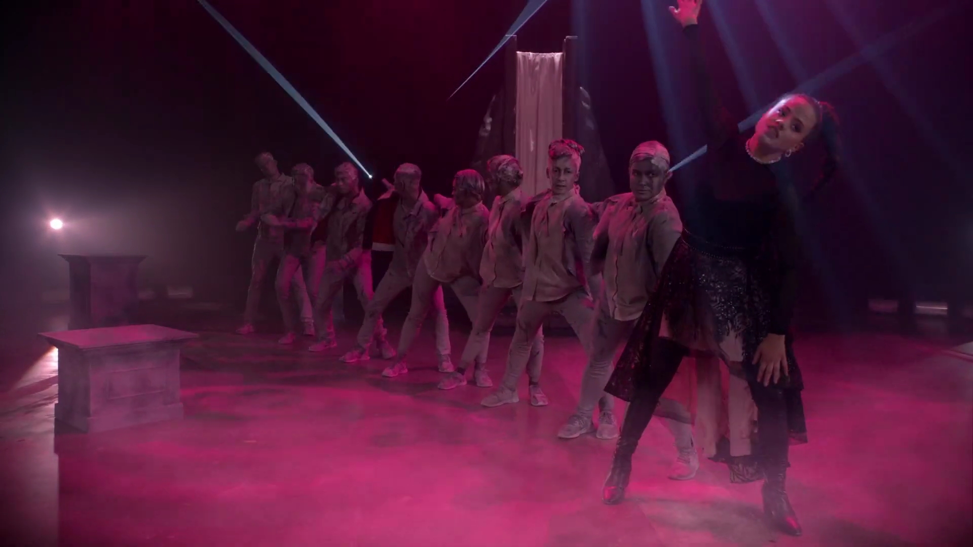 Charmed-Online-dot-nl_QueenOfMean-Remixclip00107.jpg Charmed-Online-dot-nl_QueenOfMean-Remixclip00107.jpg