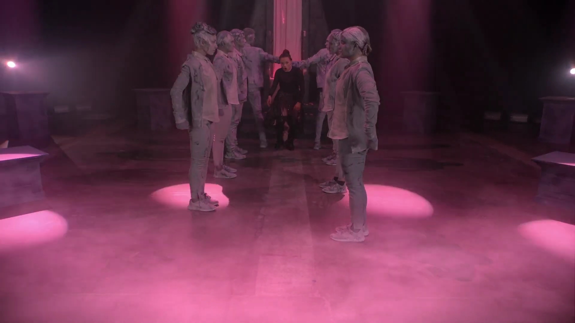 Charmed-Online-dot-nl_QueenOfMean-Remixclip00116.jpg Charmed-Online-dot-nl_QueenOfMean-Remixclip00116.jpg