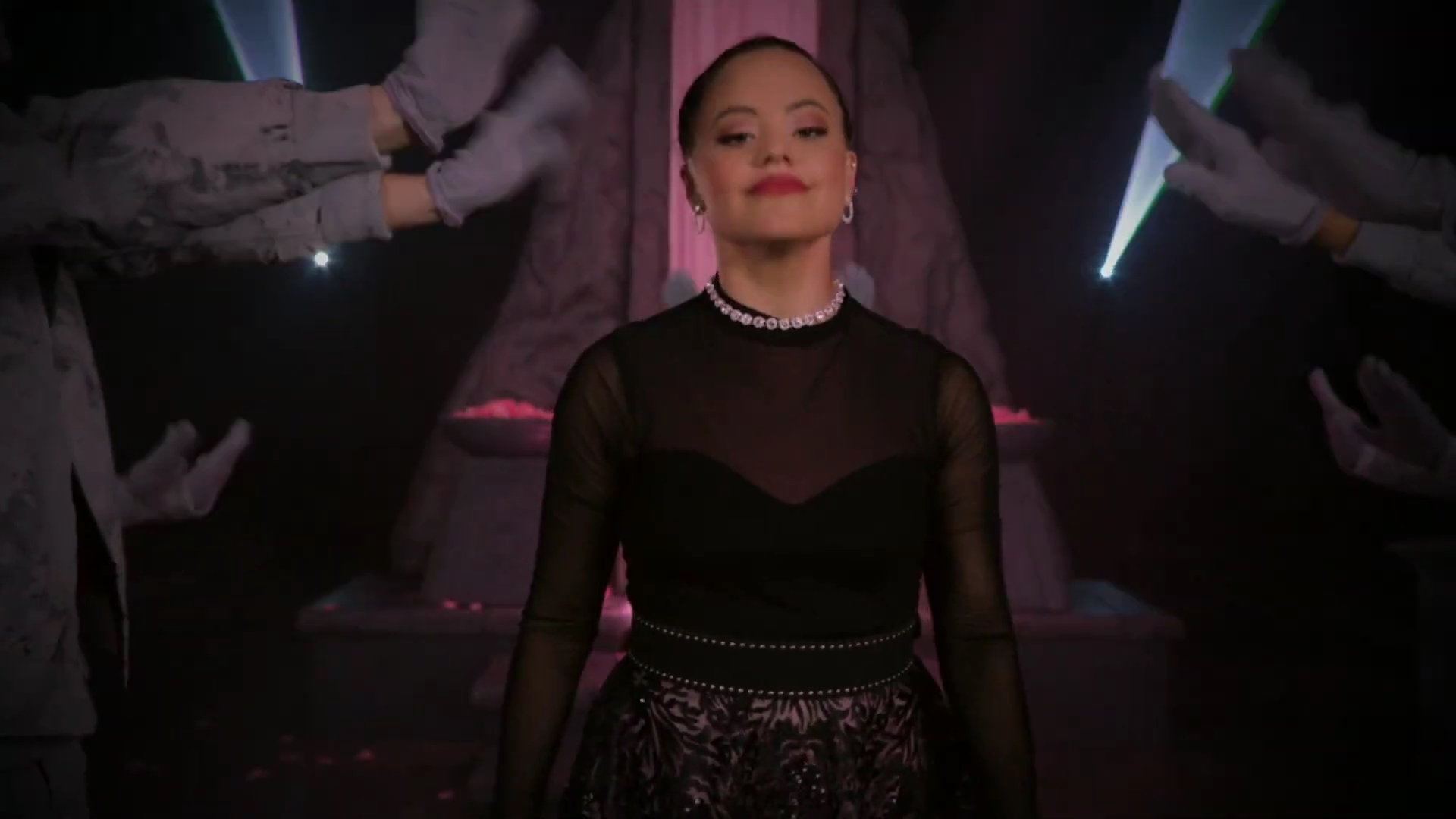 Charmed-Online-dot-nl_QueenOfMean-Remixclip00156.jpg Charmed-Online-dot-nl_QueenOfMean-Remixclip00156.jpg