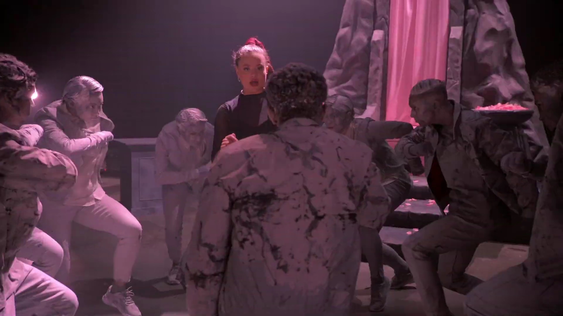 Charmed-Online-dot-nl_QueenOfMean-Remixclip00176.jpg Charmed-Online-dot-nl_QueenOfMean-Remixclip00176.jpg