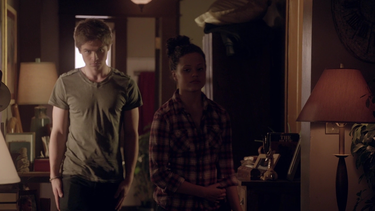 Charmed-Online-dot-nl_Rogue2x03-01128.jpg Charmed-Online-dot-nl_Rogue2x03-01128.jpg