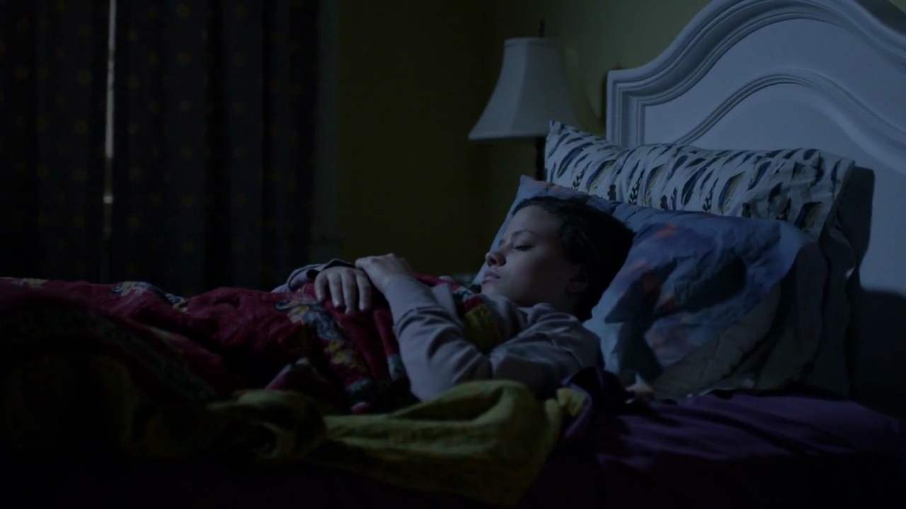 Charmed-Online-dot-nl_ShadesOfBlue2x10-2017.jpg Charmed-Online-dot-nl_ShadesOfBlue2x10-2017.jpg