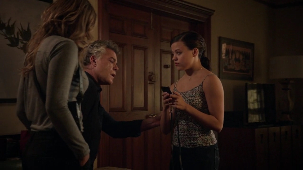 Charmed-Online-dot-nl_ShadesOfBlue1x08-1231.jpg Charmed-Online-dot-nl_ShadesOfBlue1x08-1231.jpg