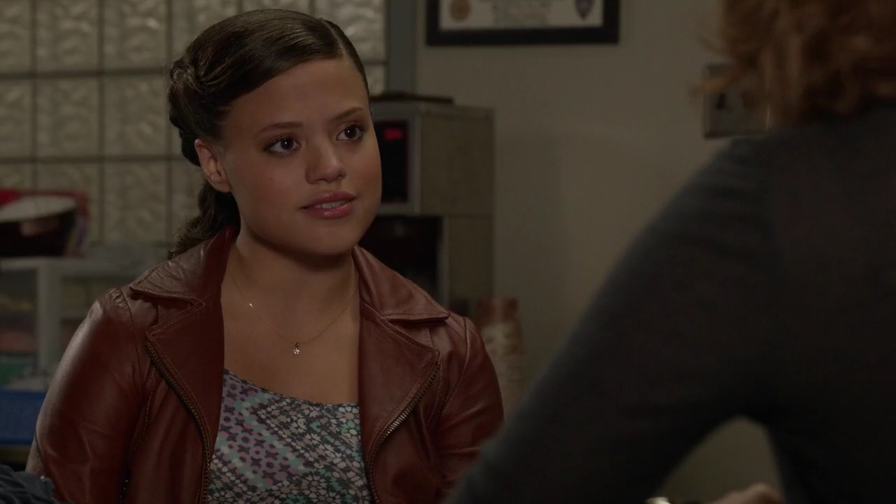 Charmed-Online-dot-nl_ShadesOfBlue1x08-1554.jpg Charmed-Online-dot-nl_ShadesOfBlue1x08-1554.jpg