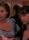 Charmed-Online_dot_net-1x02IveGotYouUnderMySkin2383.jpg