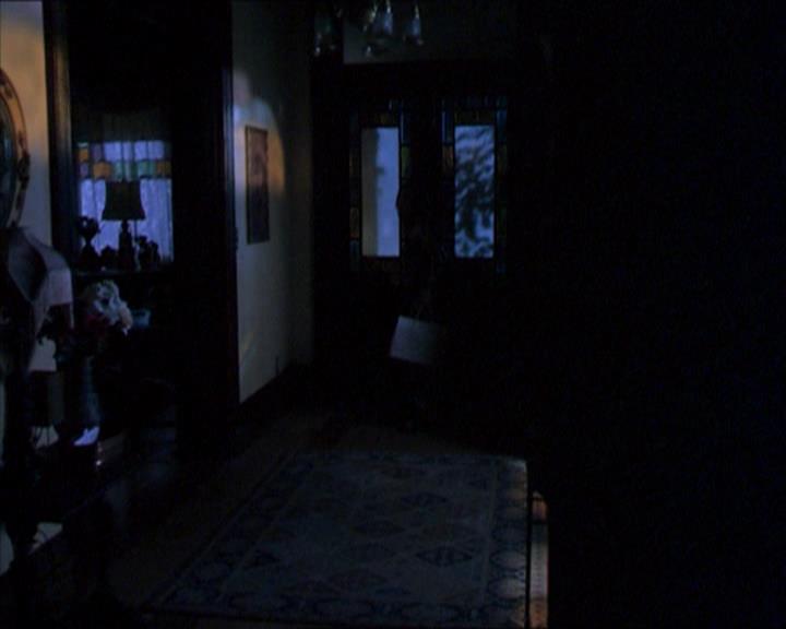Charmed-Online_dot_net-2x01WitchTrial0007.jpg