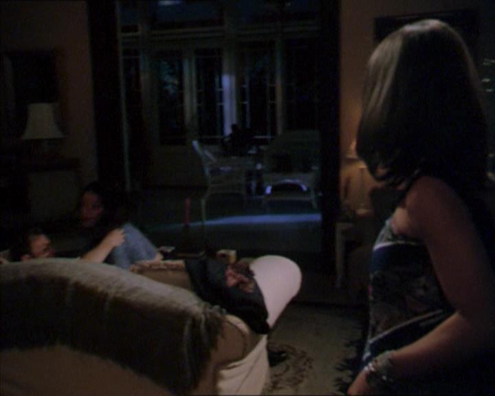 Charmed-Online_dot_net-2x01WitchTrial0012.jpg