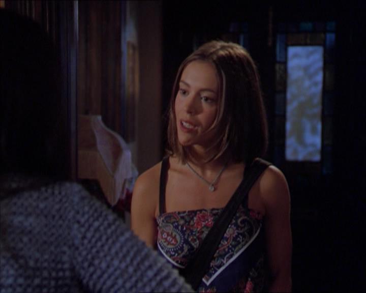 Charmed-Online_dot_net-2x01WitchTrial0030.jpg