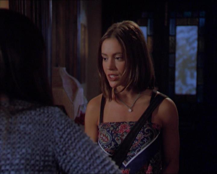 Charmed-Online_dot_net-2x01WitchTrial0035.jpg