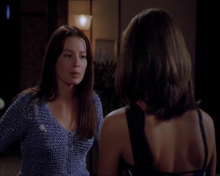 Charmed-Online_dot_net-2x01WitchTrial0046.jpg