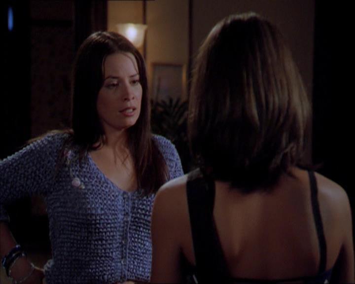 Charmed-Online_dot_net-2x01WitchTrial0047.jpg