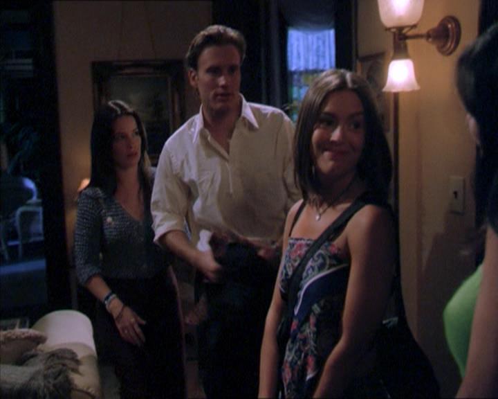 Charmed-Online_dot_net-2x01WitchTrial0080.jpg