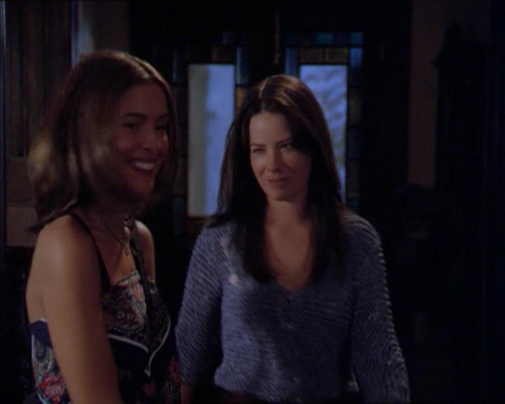 Charmed-Online_dot_net-2x01WitchTrial0095.jpg