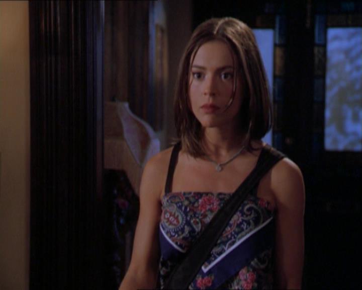 Charmed-Online_dot_net-2x01WitchTrial0112.jpg