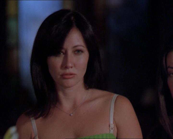 Charmed-Online_dot_net-2x01WitchTrial0129.jpg