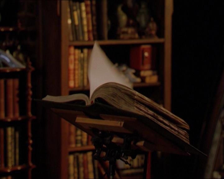 Charmed-Online_dot_net-2x01WitchTrial0173.jpg