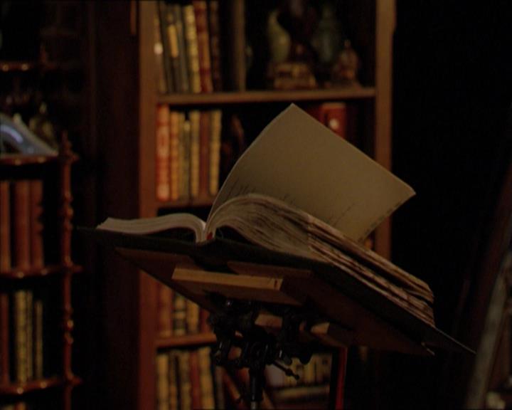 Charmed-Online_dot_net-2x01WitchTrial0174.jpg
