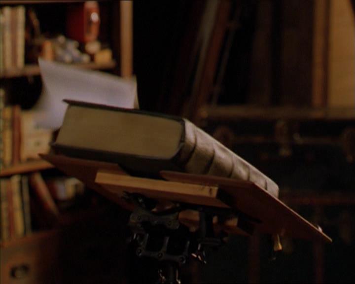 Charmed-Online_dot_net-2x01WitchTrial0195.jpg