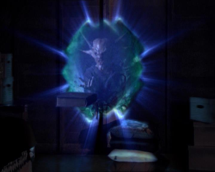 Charmed-Online_dot_net-2x01WitchTrial0198.jpg