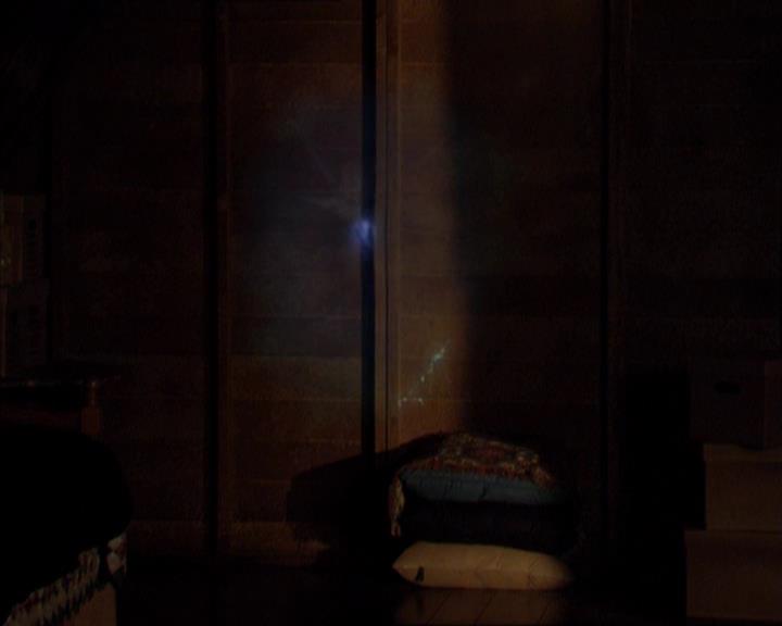 Charmed-Online_dot_net-2x01WitchTrial0200.jpg