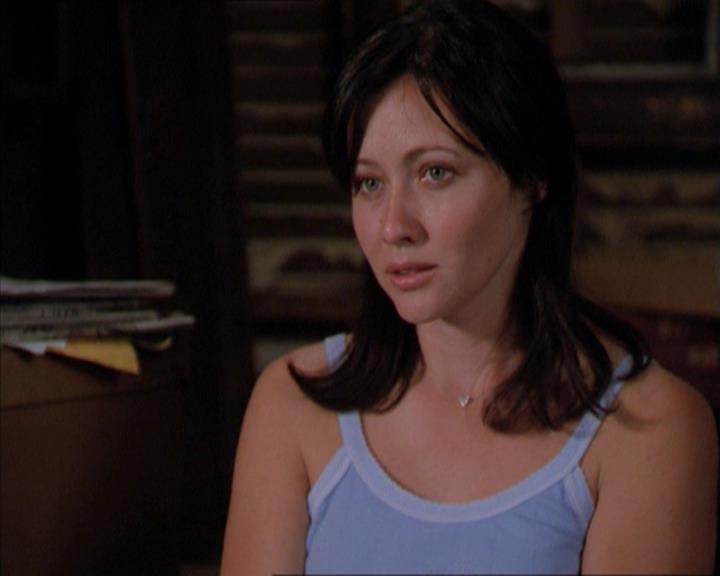 Charmed-Online_dot_net-2x01WitchTrial0324.jpg